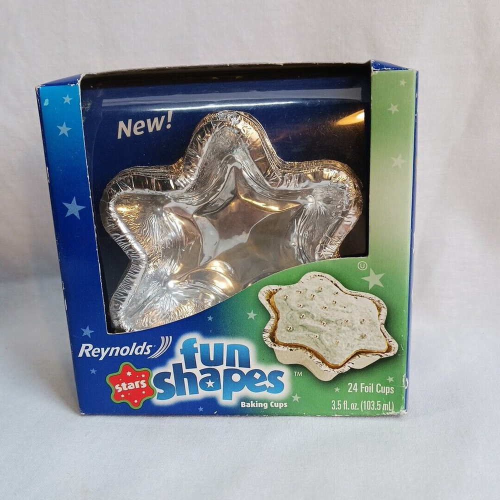 Reynolds Star Foil Baking Cups 24 Count New